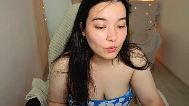 MomoRins online show from July 2, 3:23 am