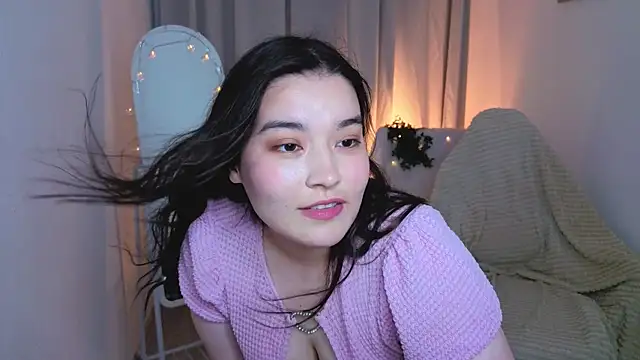 MomoRins online show from July 1, 12:00 am
