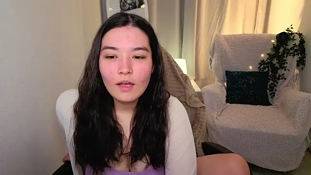 MomoRins online show from May 21, 10:18 pm