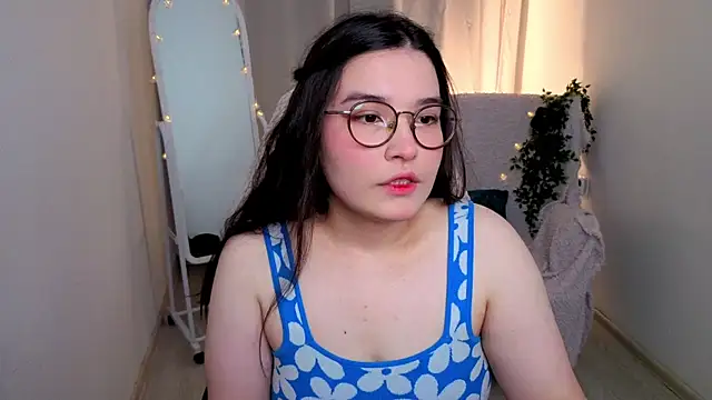 MomoRins online show from June 3, 10:36 pm