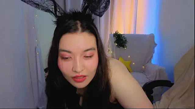 MomoRins online show from July 7, 9:51 pm