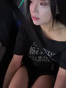 Snapshot of lilina520 chatting on May 19, 12:56 pm lilina520 online show from May 19, 12:56 pm