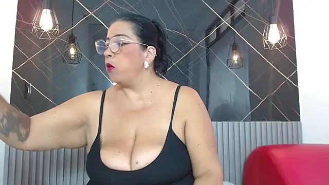 Snapshot of BarbaraGraf chatting on May 29, 12:11 pm BarbaraGraf online show from May 29, 12:11 pm