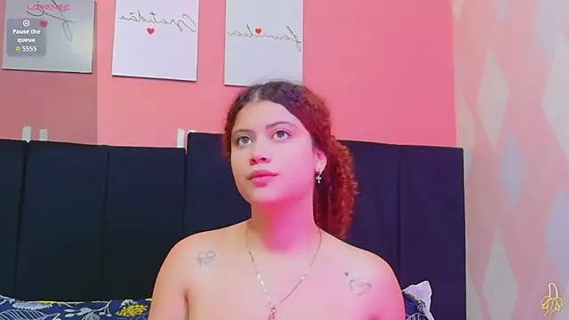 Snapshot of HoneyHipss chatting on May 28, 12:44 pm HoneyHipss online show from May 28, 12:44 pm