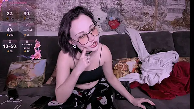 Snapshot of VikaViktoria chatting on May 2, 8:14 pm VikaViktoria online show from May 2, 8:14 pm