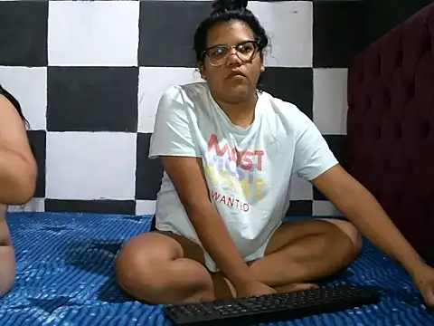 Valery-Khloe online show from July 1, 2:01 am