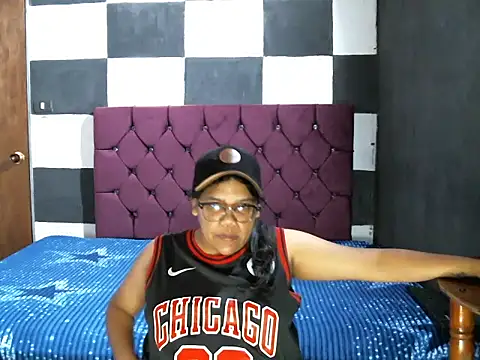 Valery-Khloe online show from August 7, 4:51 am