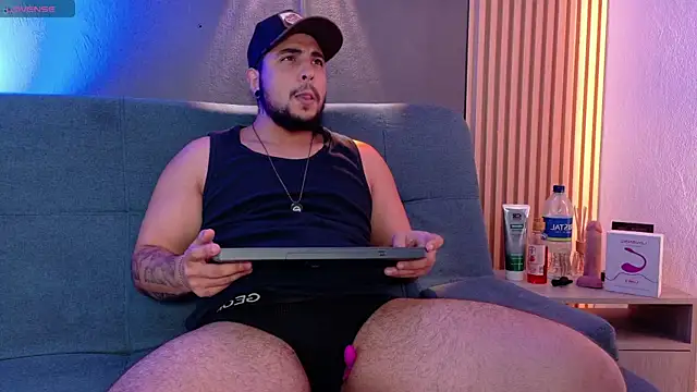 Snapshot of Marcus_Aress chatting on May 27, 7:54 pm Marcus Aress online show from May 27, 7:54 pm