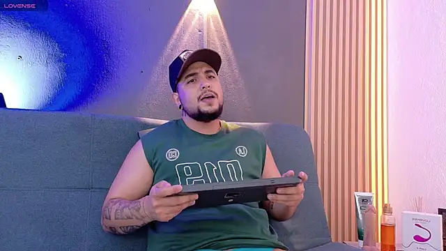 Snapshot of Marcus_Aress chatting on June 2, 11:43 am Marcus Aress online show from June 2, 11:43 am