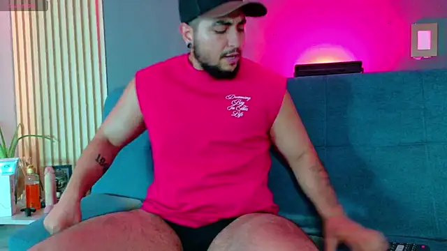 Snapshot of Marcus_Aress chatting on May 20, 7:33 pm Marcus Aress online show from May 20, 7:33 pm
