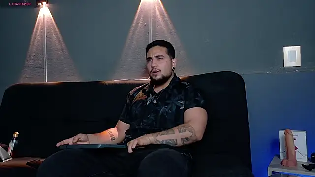 Snapshot of Marcus_Aress chatting on July 18, 12:03 pm Marcus Aress online show from July 18, 12:03 pm