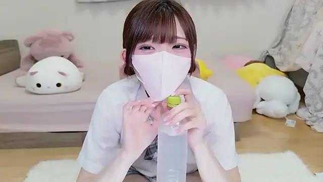 hiyo0001 online show from June 25, 4:01 pm
