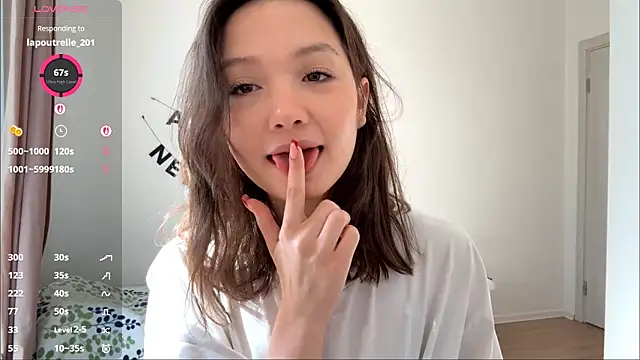 Snapshot of RochelTrewhitt chatting on May 31, 1:17 pm RochelTrewhitt online show from May 31, 1:17 pm