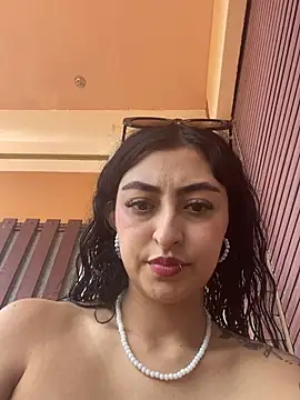 Dahlia cortes online show from July 10, 3:01 pm