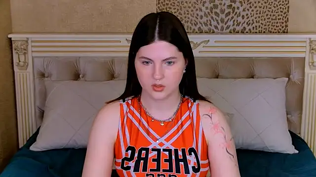 IvySimmons online show from May 13, 3:52 pm