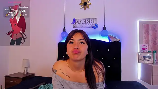 lizz cherry  online show from May 1, 10:15 pm