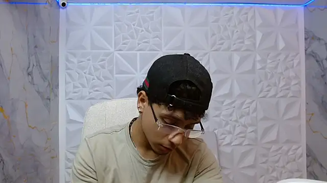 jbarto  online show from May 21, 2:31 am