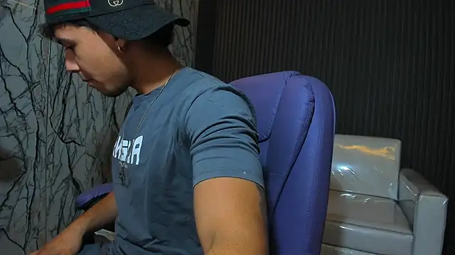 jbarto  online show from May 12, 1:17 pm