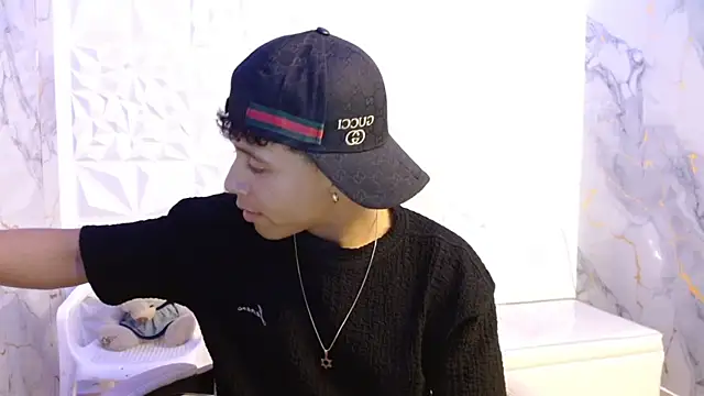 jbarto  online show from April 21, 9:32 pm