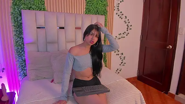 Snapshot of Zasha_nm chatting on May 11, 1:01 pm Zasha nm online show from May 11, 1:01 pm