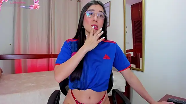 Elisabetta Amour online show from June 21, 10:10 am