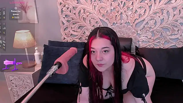 Snapshot of Sabrinna_fox chatting on April 28, 7:29 pm Sabrinna fox online show from April 28, 7:29 pm