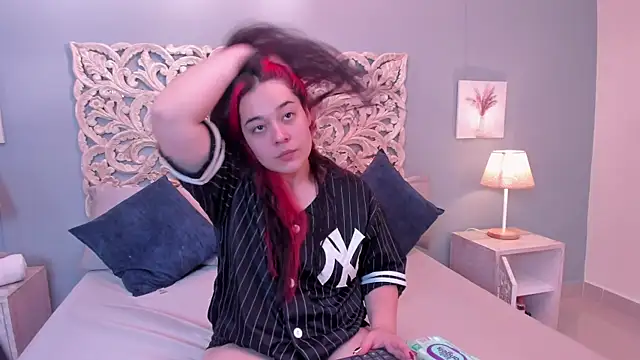 Snapshot of Sabrinna_fox chatting on May 10, 7:38 pm Sabrinna fox online show from May 10, 7:38 pm