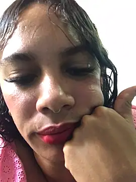 Snapshot of angie_estefany2026 chatting on April 23, 8:21 pm angie estefany2026 online show from April 23, 8:21 pm