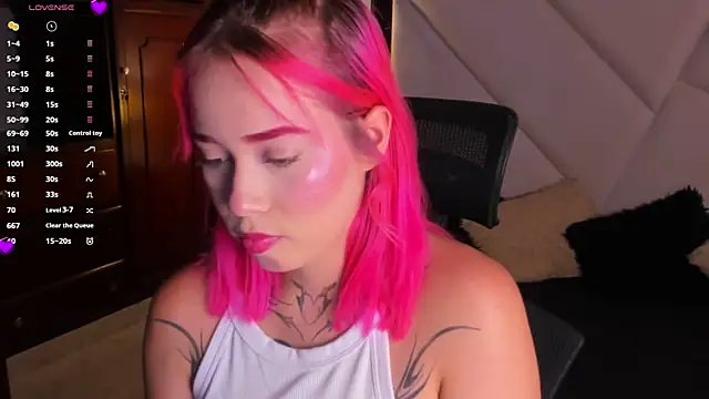 Snapshot of pinkiflame chatting on July 2, 10:05 pm pinkiflame online show from July 2, 10:05 pm