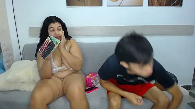 Snapshot of emilbrutalsex_mercilessly chatting on June 1, 9:53 am emilbrutalsex mercilessly online show from June 1, 9:53 am