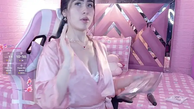 Snapshot of Lexy_Dumoun_ chatting on June 25, 1:36 am Lexy Dumoun online show from June 25, 1:36 am