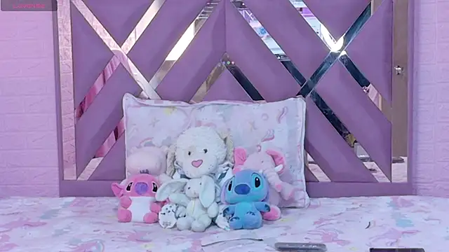 Snapshot of Lexy_Dumoun_ chatting on June 3, 2:56 am Lexy Dumoun online show from June 3, 2:56 am