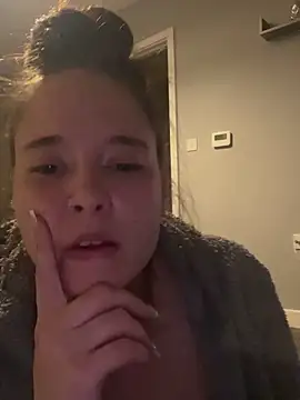 Poppylooloo online show from May 8, 8:01 pm