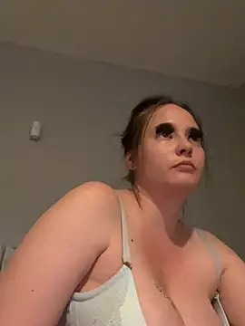 Poppylooloo online show from May 25, 8:07 pm