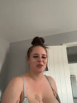 Poppylooloo online show from June 21, 1:06 pm