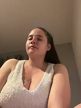 Poppylooloo online show from April 24, 8:11 pm