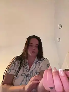 Poppylooloo online show from May 26, 8:07 pm