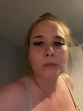 Poppylooloo online show from June 19, 7:09 pm