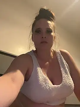 Poppylooloo online show from May 19, 8:05 pm