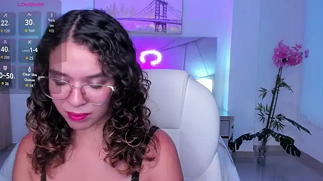 sienna luxor online show from May 27, 8:38 pm