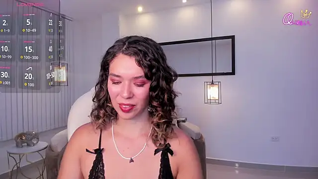 sienna luxor online show from April 30, 7:10 pm