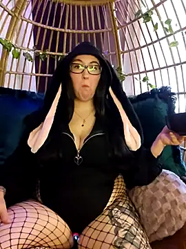 SpookyMadz online show from May 4, 5:05 pm
