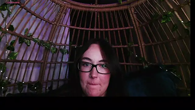 Snapshot of SpookyMadz chatting on July 18, 3:59 am SpookyMadz online show from July 18, 3:59 am