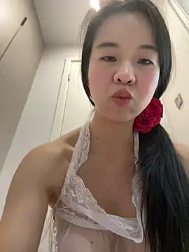 Snapshot of NiNa5203 chatting on July 3, 10:33 am NiNa5203 online show from July 3, 10:33 am
