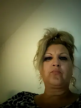 Snapshot of Divineblond chatting on October 7, 7:15 pm Divineblond online show from October 7, 7:15 pm