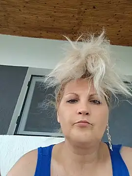 Divineblond online show from May 12, 10:32 am
