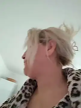 Divineblond online show from February 26, 3:01 pm