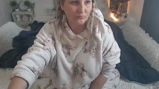 Divineblond online show from February 25, 12:27 pm