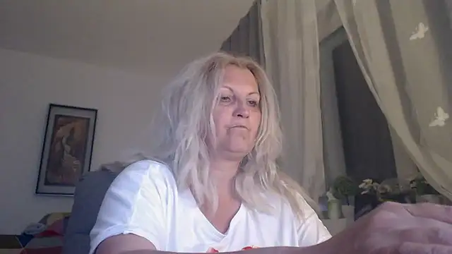 Divineblond online show from May 8, 11:41 pm