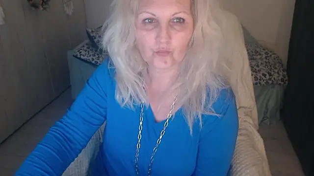 Divineblond online show from March 24, 10:10 pm